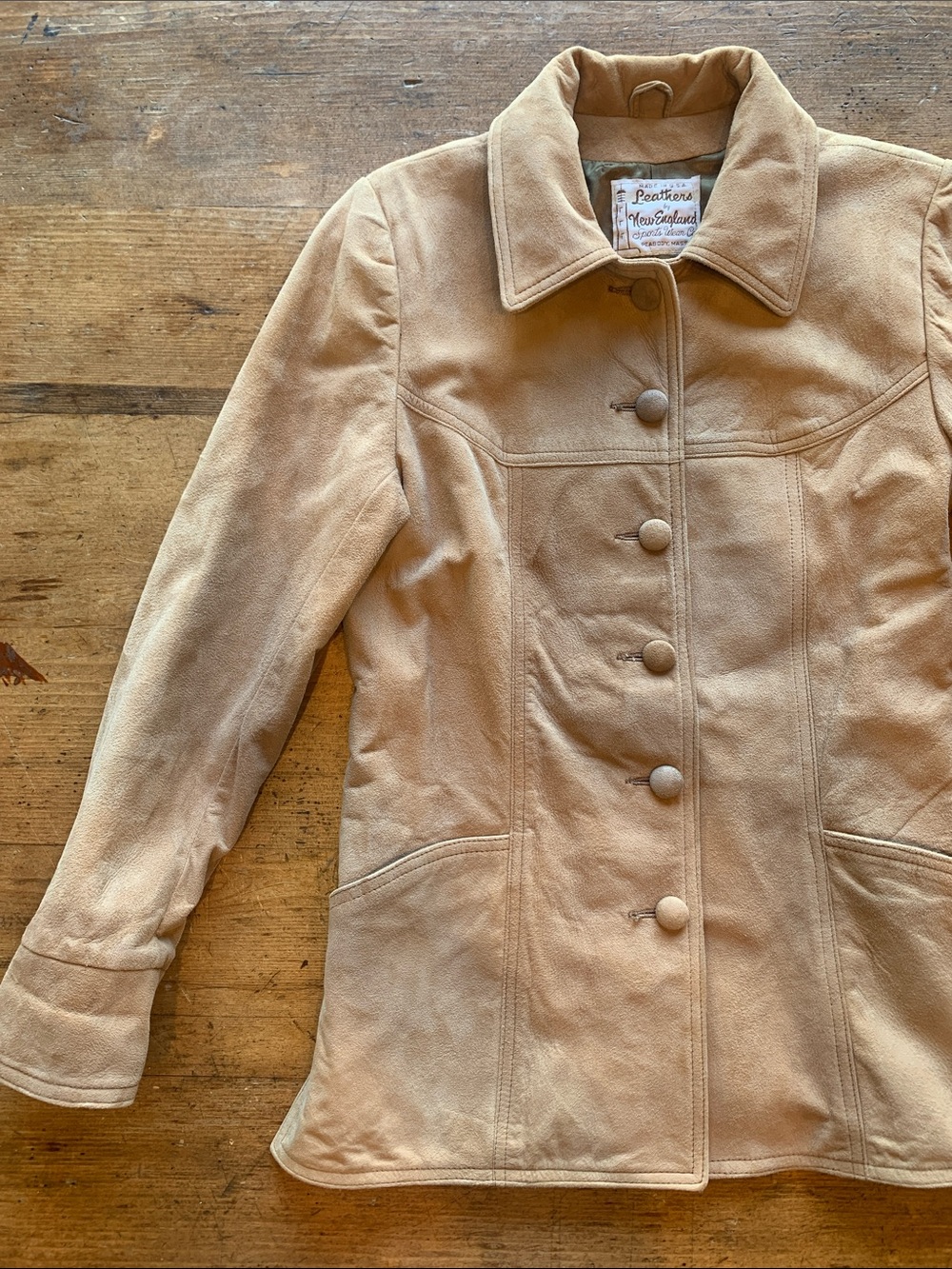 Vintage Women's Suede Button-Front Jacket in Camel - Picture 6 of 16